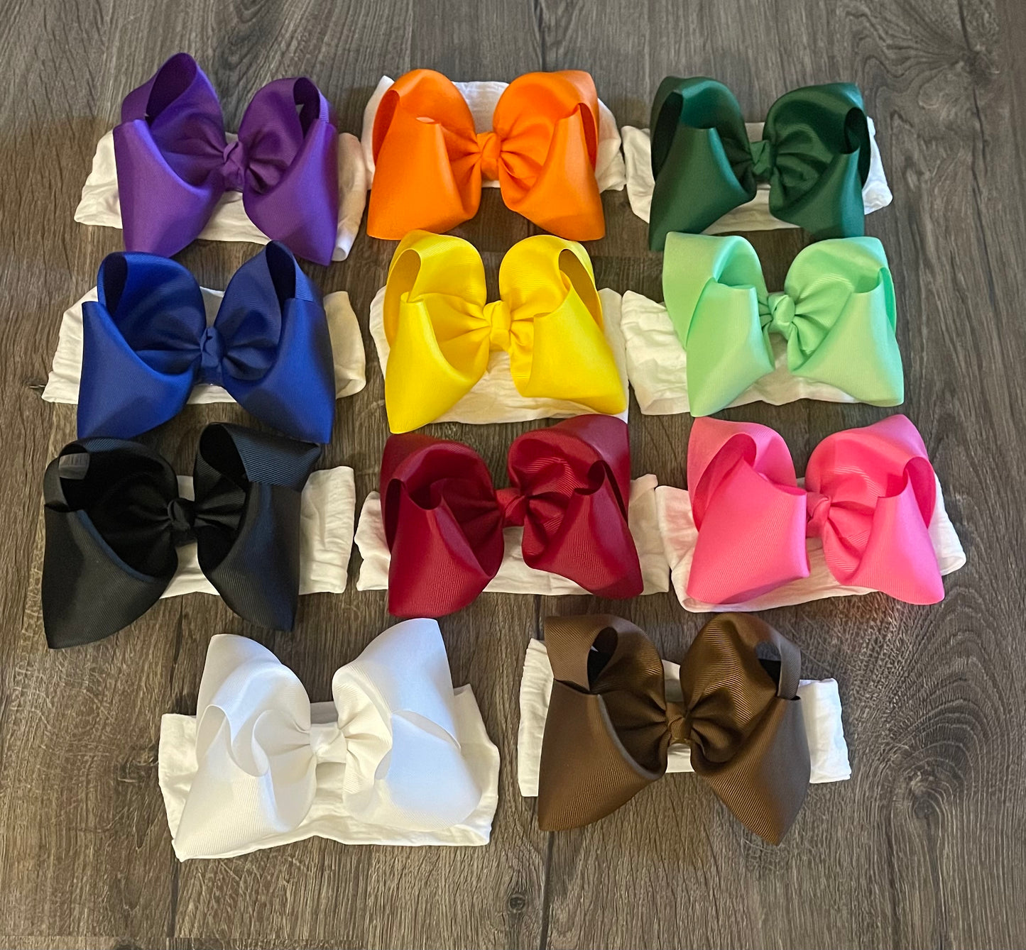 Solid crispy ribbon bow