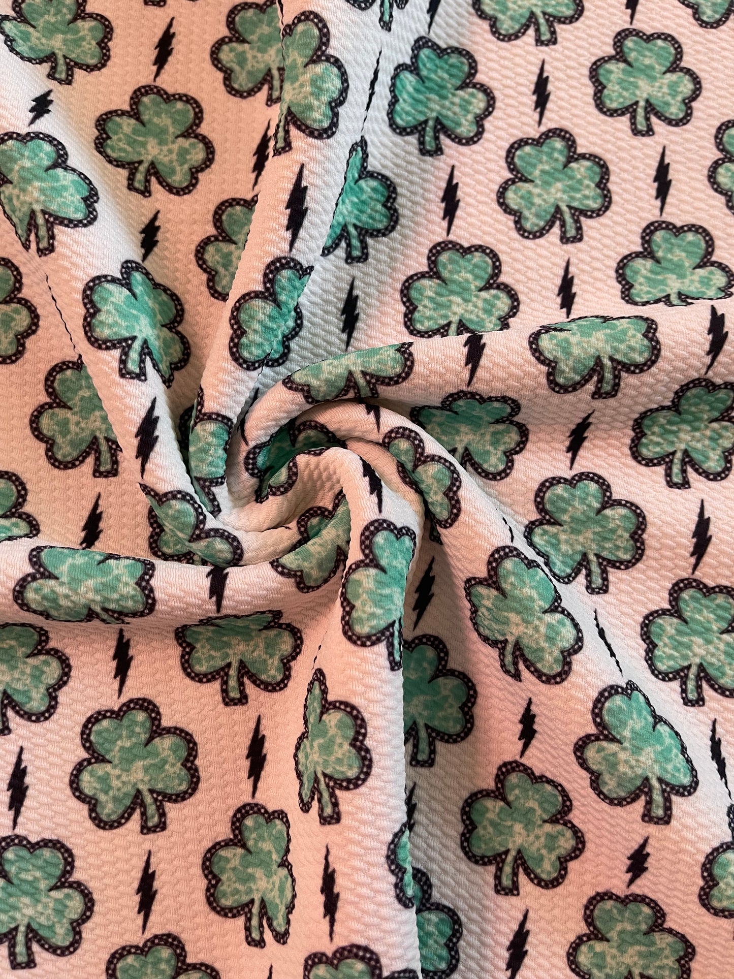 Lightningbolt clovers ￼