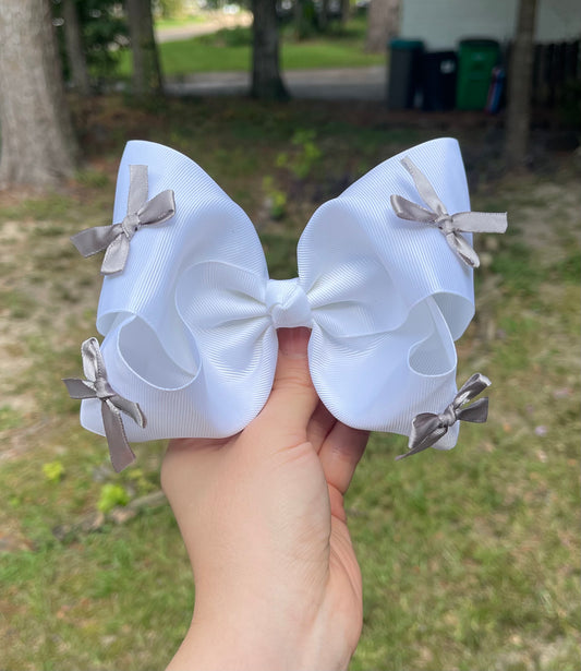 Ribbon bow with tiny bows