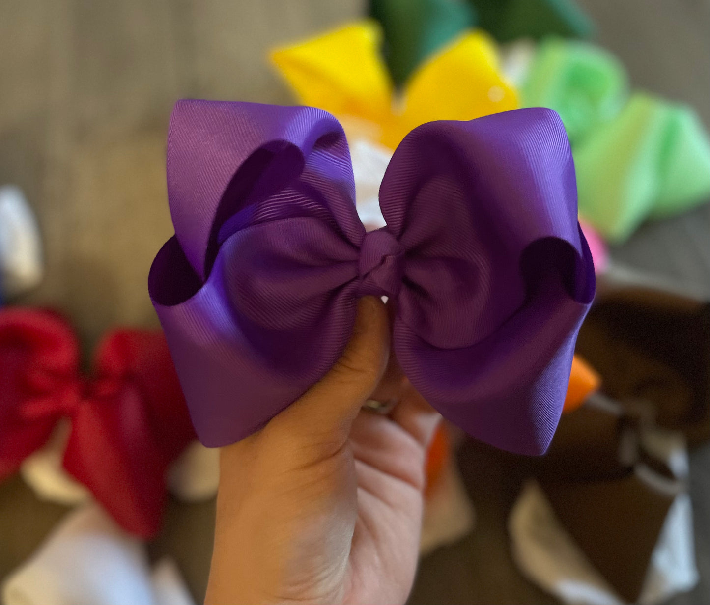 Solid crispy ribbon bow