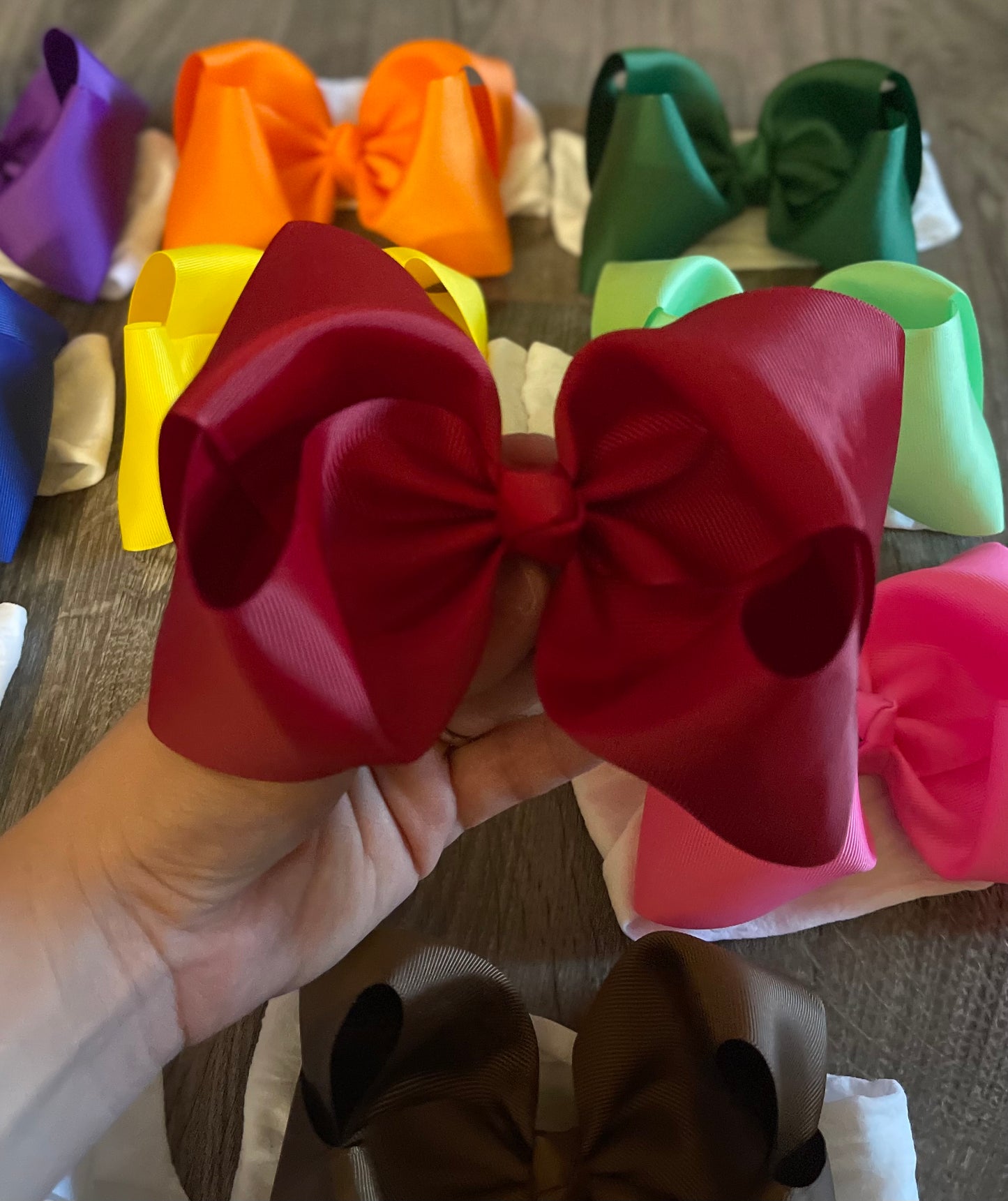 Solid crispy ribbon bow