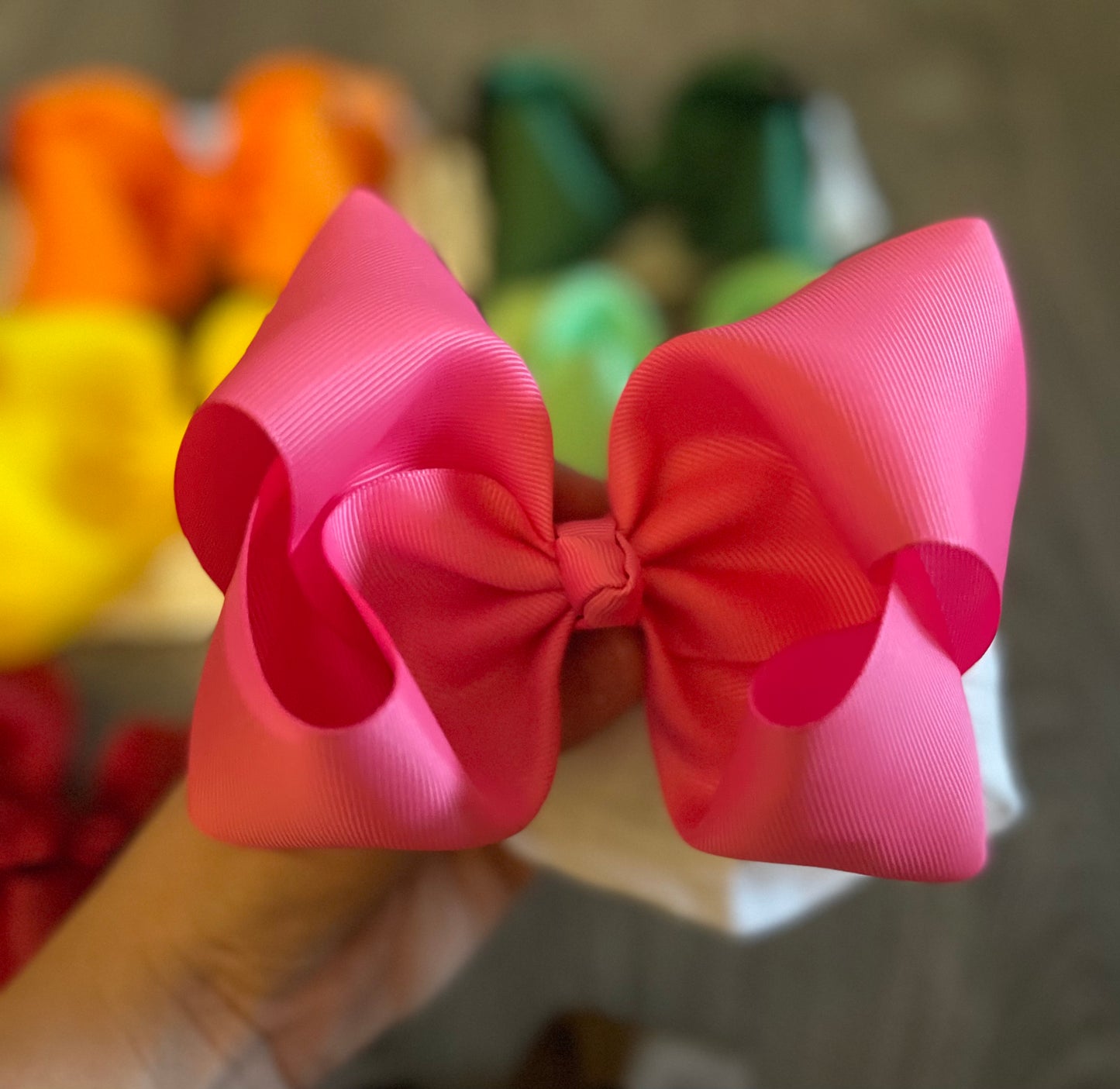 Solid crispy ribbon bow