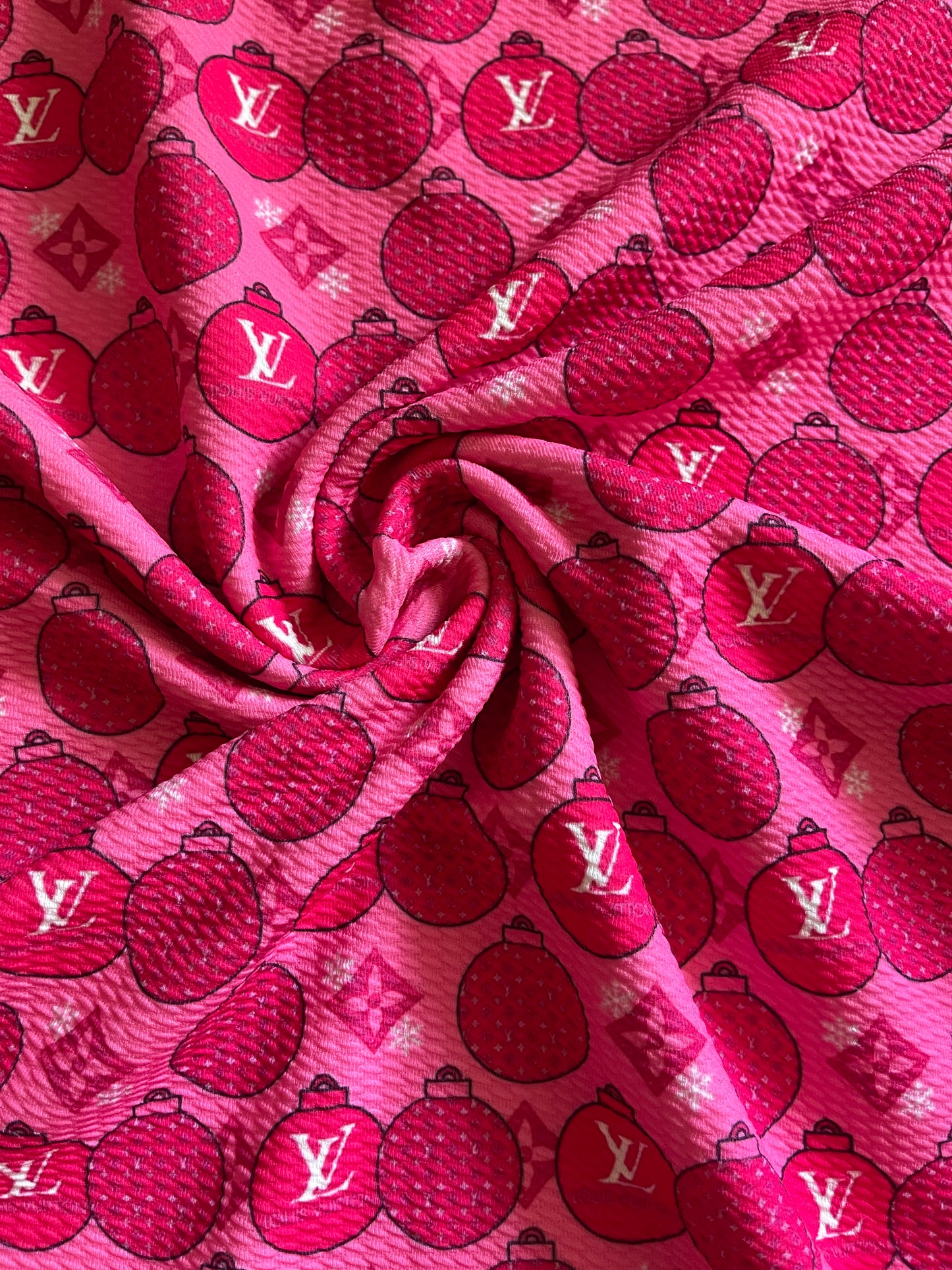 Bougie pink ornaments